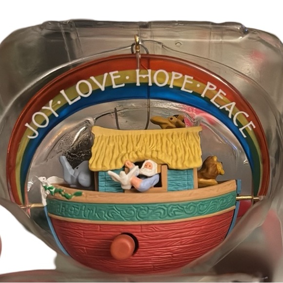 1991 Hallmark Keepsake Noah's Ark‎ Christmas Tree Ornament - QX4867 - Picture 1 of 3